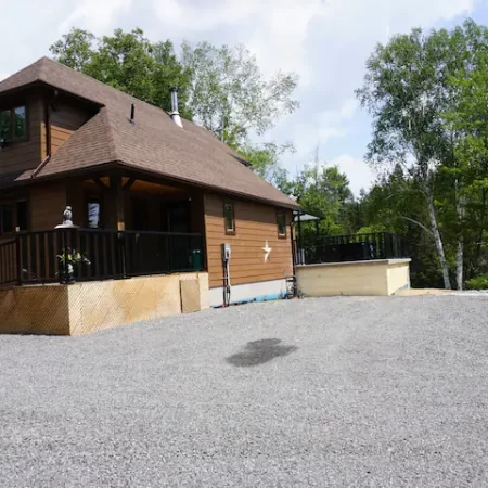 parking and easy access to the Muskoka cottage.